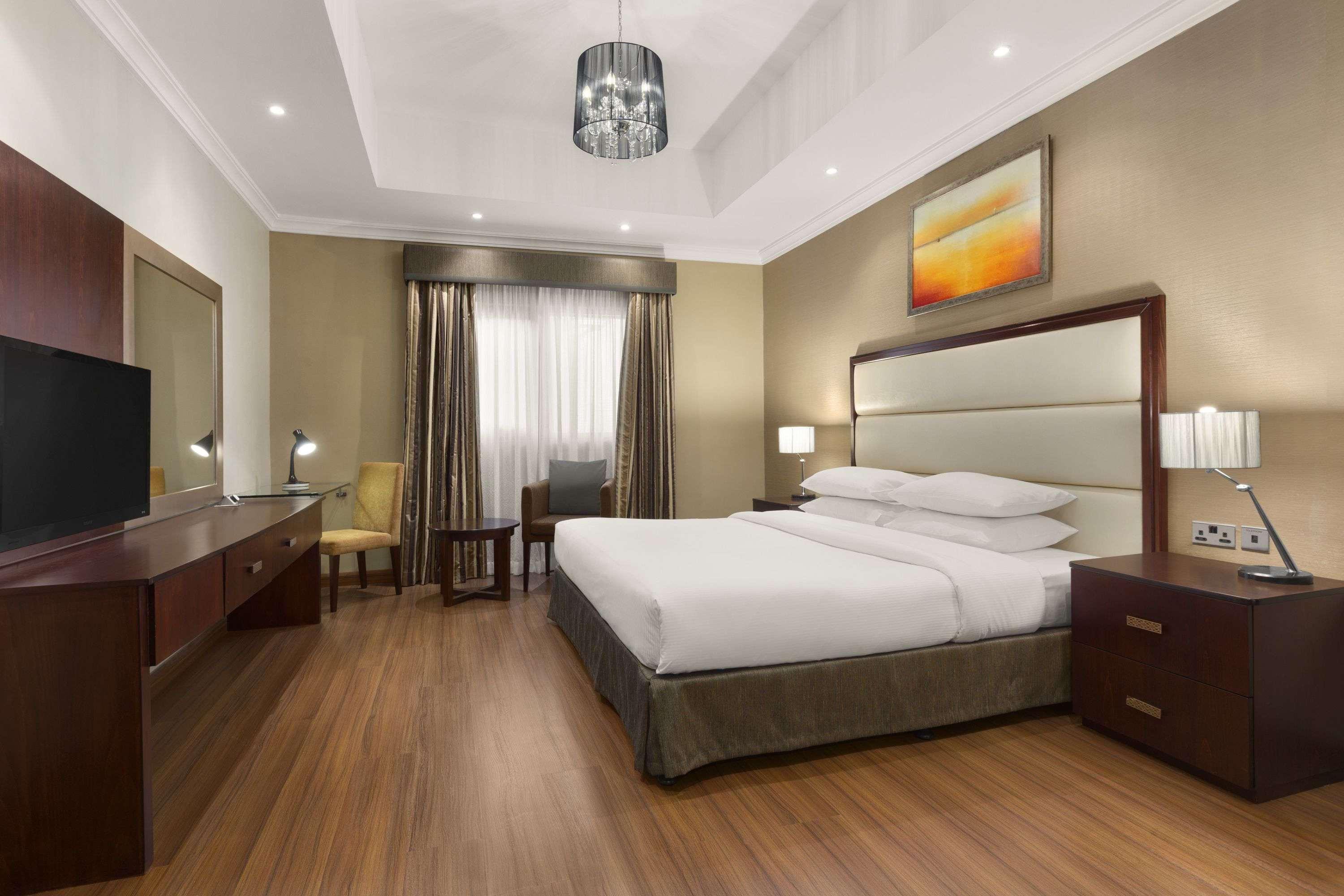 Ramada Hotel & Suites By Wyndham Adżman Zewnętrze zdjęcie