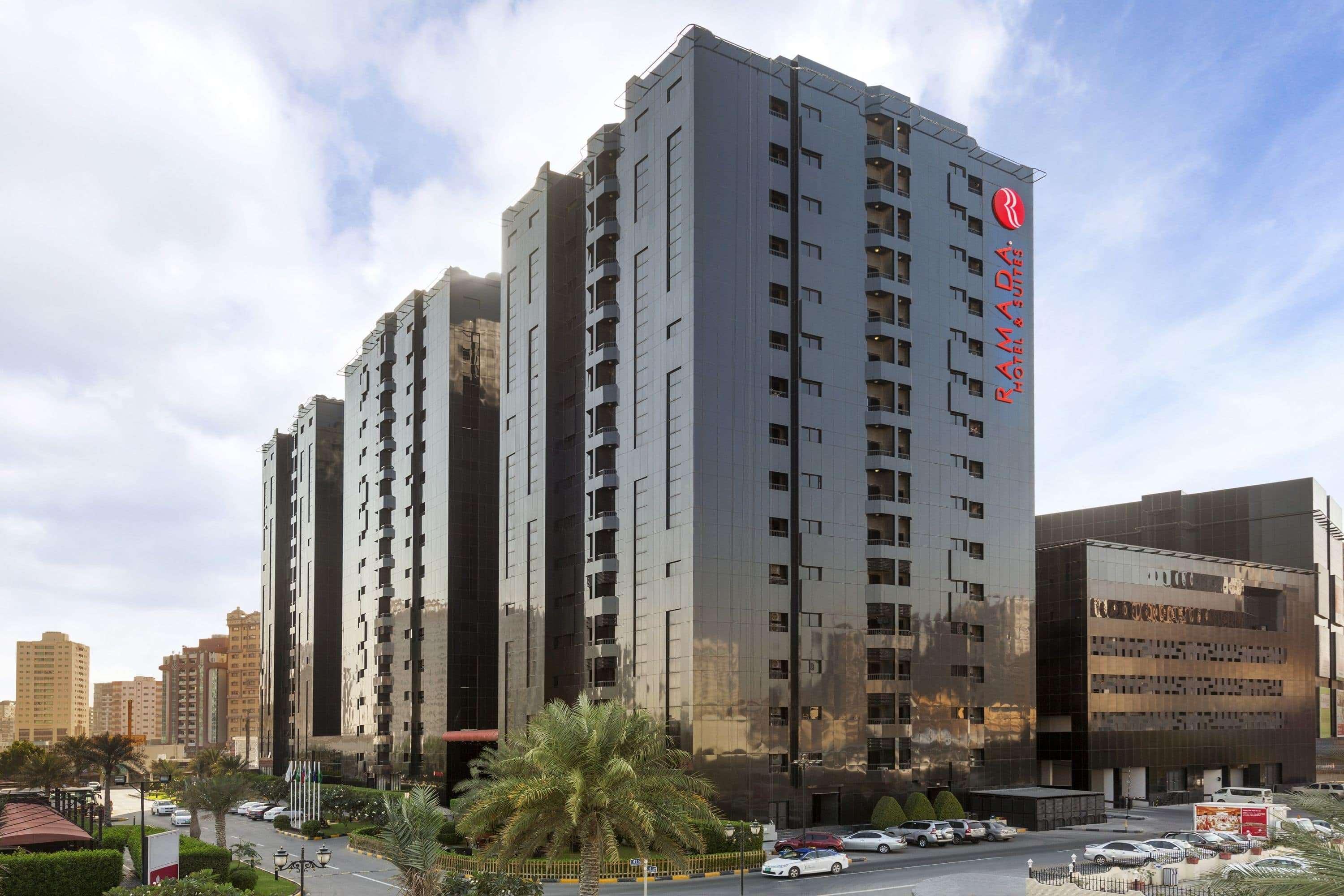 Ramada Hotel & Suites By Wyndham Adżman Zewnętrze zdjęcie