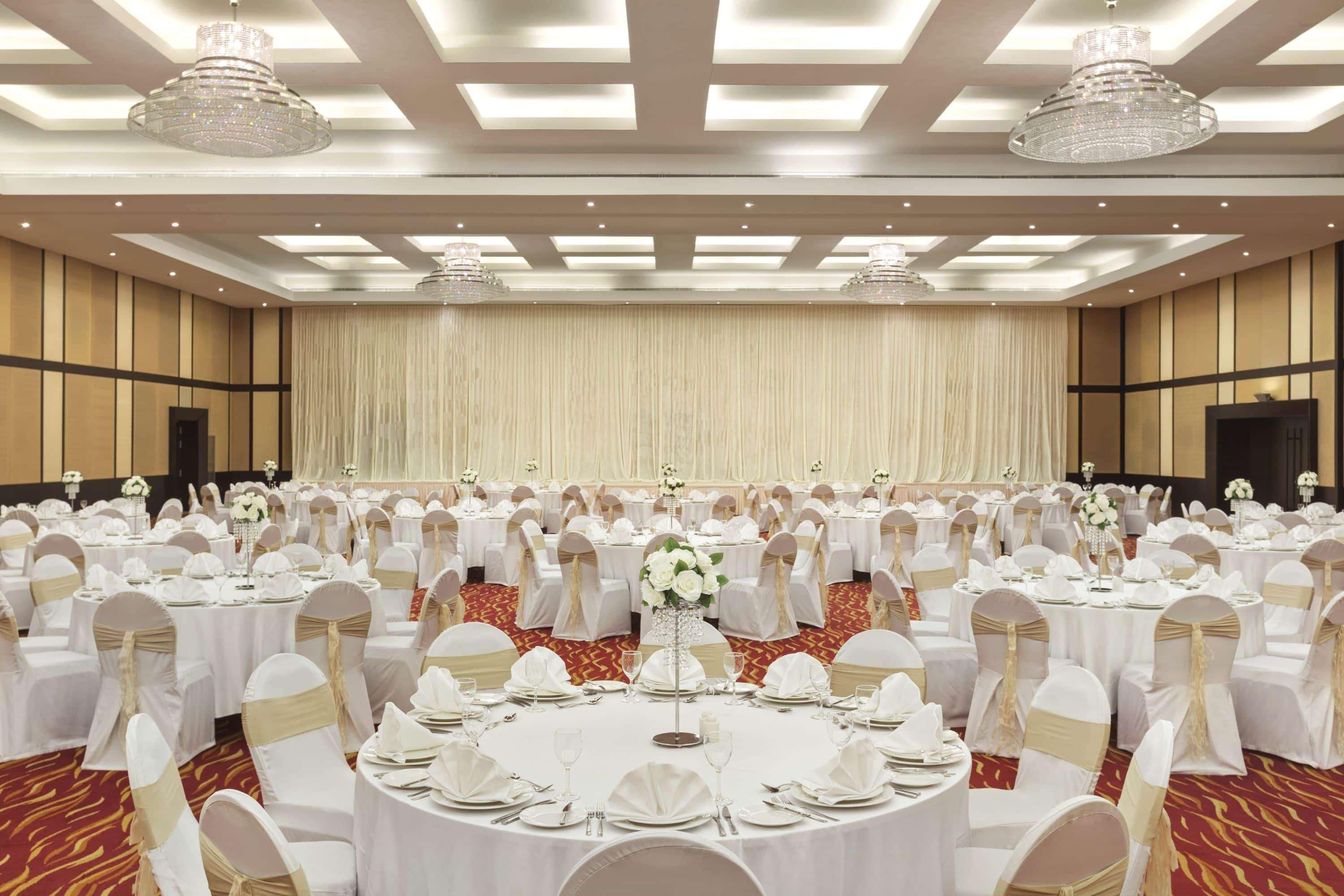 Ramada Hotel & Suites By Wyndham Adżman Zewnętrze zdjęcie