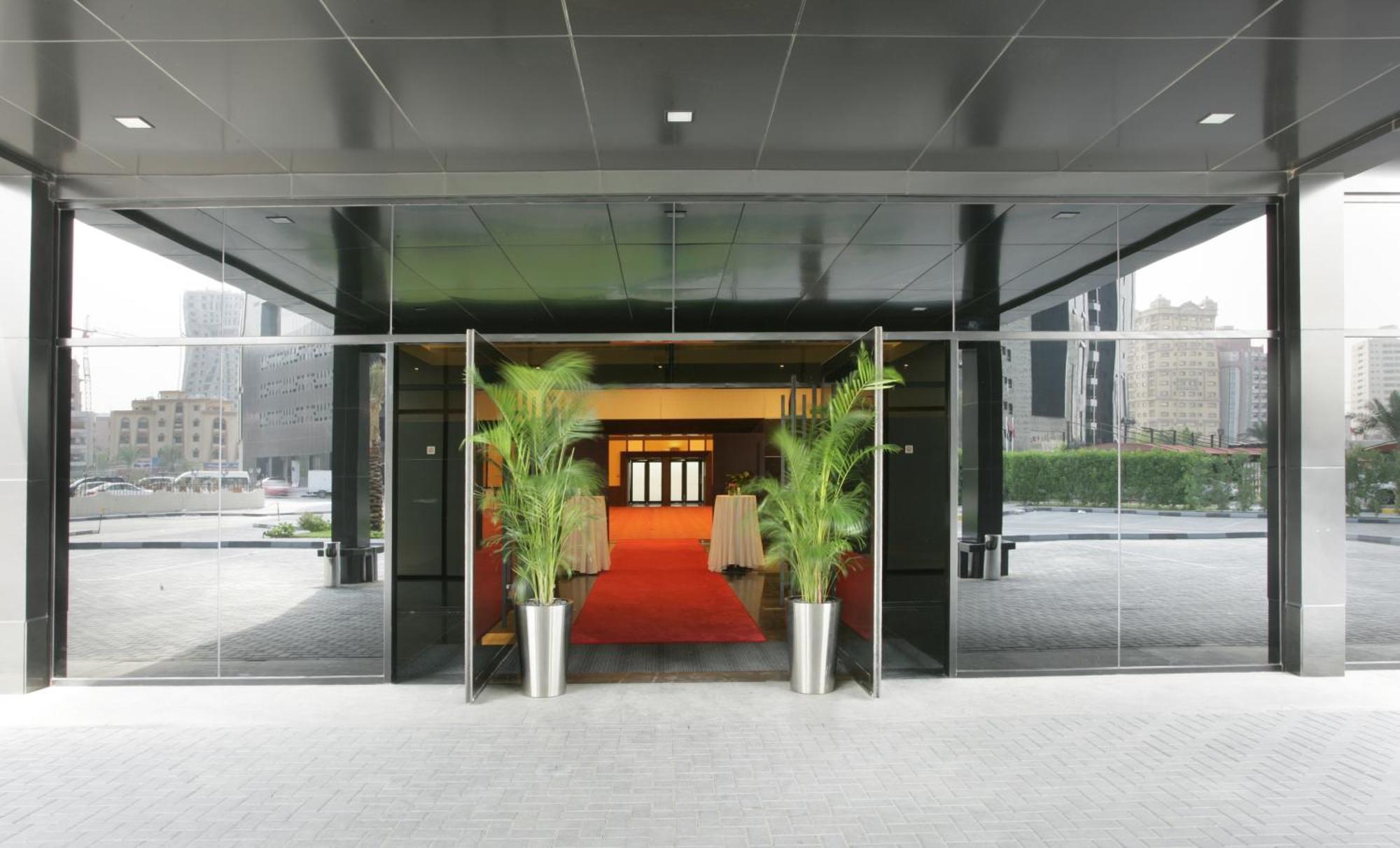 Ramada Hotel & Suites By Wyndham Adżman Zewnętrze zdjęcie