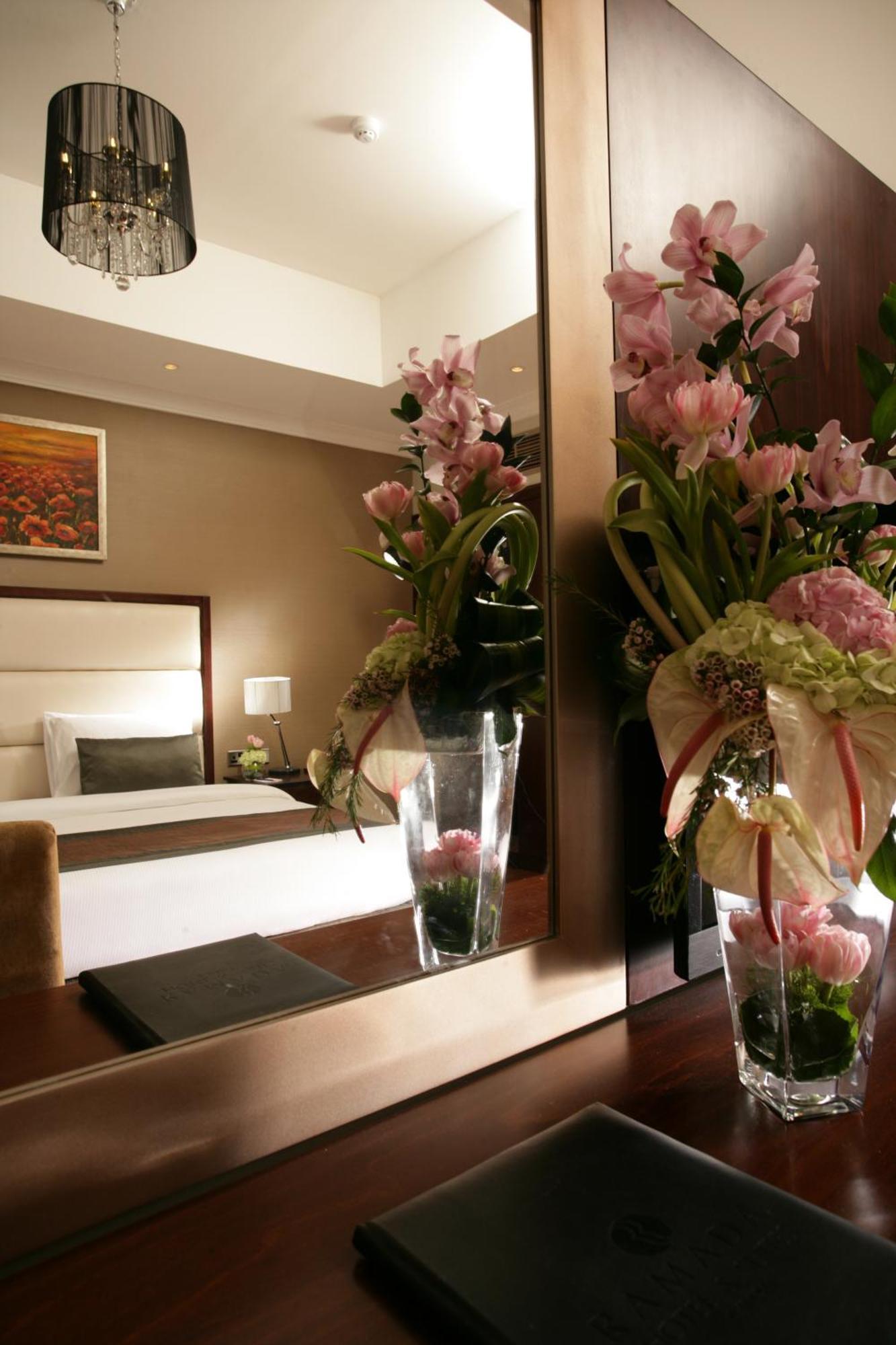 Ramada Hotel & Suites By Wyndham Adżman Zewnętrze zdjęcie