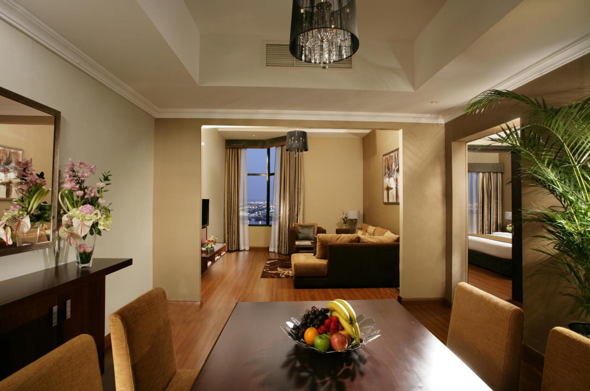 Ramada Hotel & Suites By Wyndham Adżman Zewnętrze zdjęcie